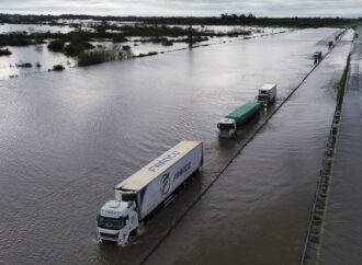 Las inundaciones ponen en jaque a una cosecha récord en Argentina