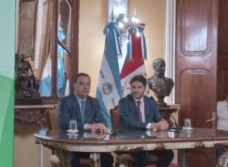 Corrientes y Santa Fe firmaron acuerdo fluvial que permitirá el transporte entre Bella Vista y Villa Ocampo