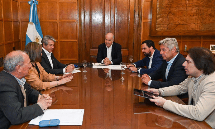 Reunión con gusto salado: la Mesa de Enlace no logró nada en retenciones pero se llevó el compromiso que comienza la gran obra hídrica de la PBA