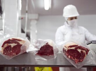 Qué pasará con los precios de los alimentos básicos tras la quita temporal de las retenciones al agro y la baja del dólar