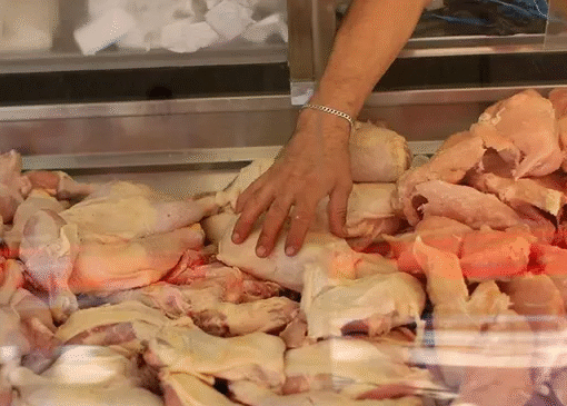 El Gobierno anunció retenciones cero sin cupo para carnes avícolas y bovinas hasta el 31 de octubre