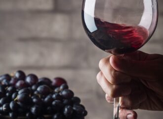 Desregulación en los vinos: las bodegas celebran, mientras el gremio dice que está en riesgo la salud