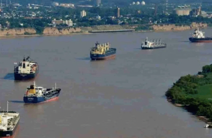 Hidrovía en la Mira: Bullrich lanza un operativo de control con tecnología de punta y apoyo internacional