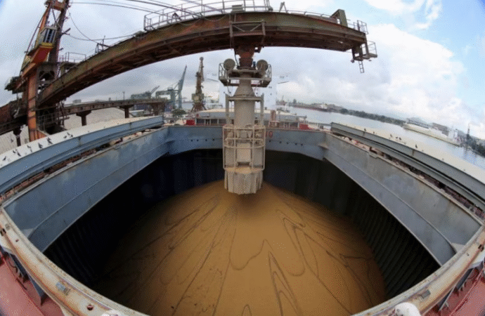 El Gobierno anunció una nueva baja de retenciones las exportaciones de granos